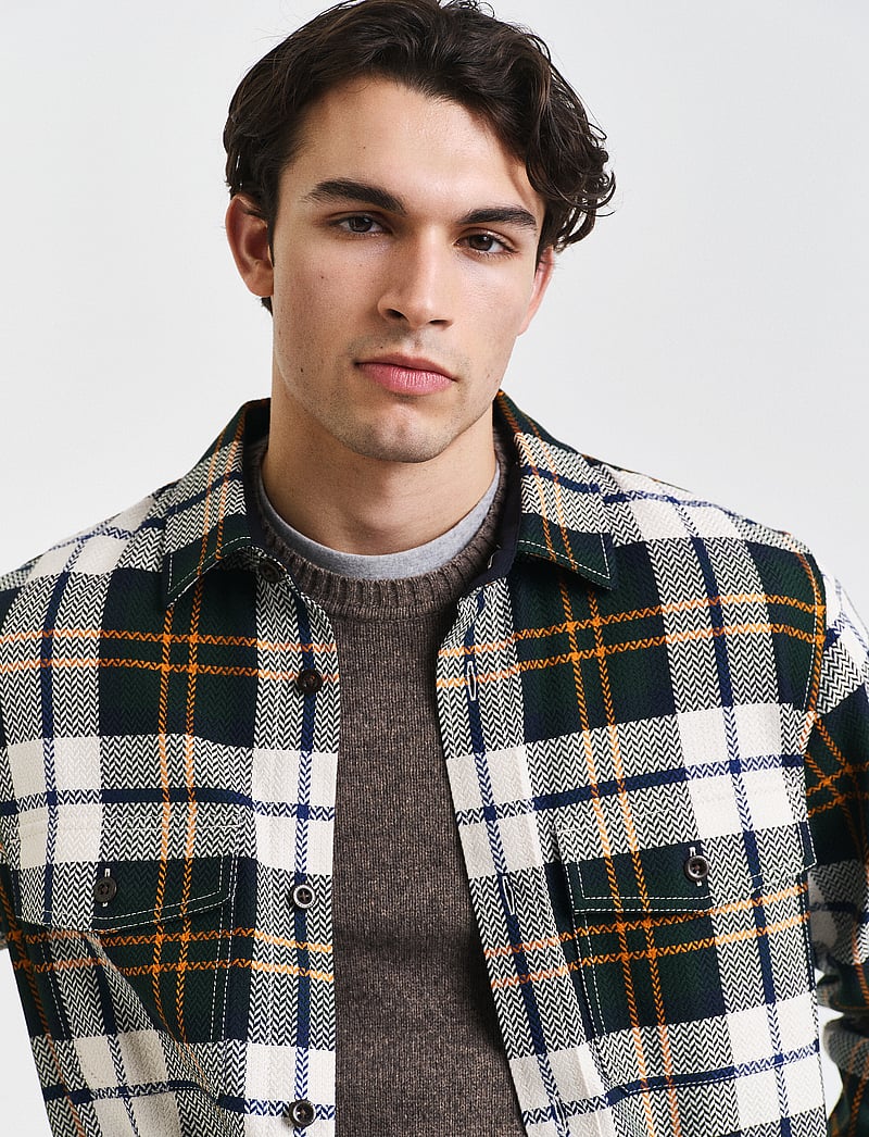 GANT - HERRINGBONE CHECK OVERSHIRT - basic shirts - tartan green - 4