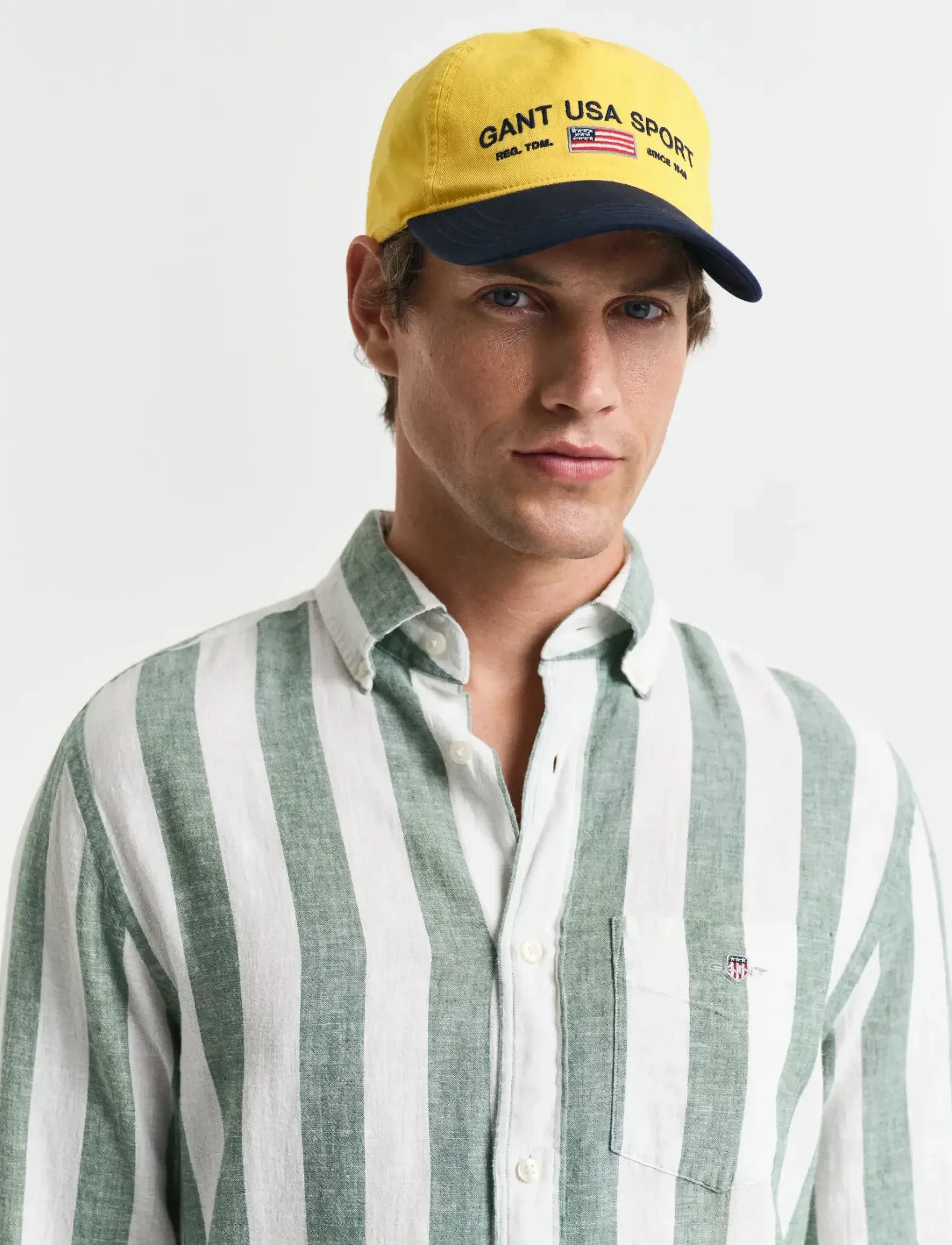 Gant - REG COTTON LINEN BOLD STRIPE SHIRT - stribede skjorter - woody green - 4