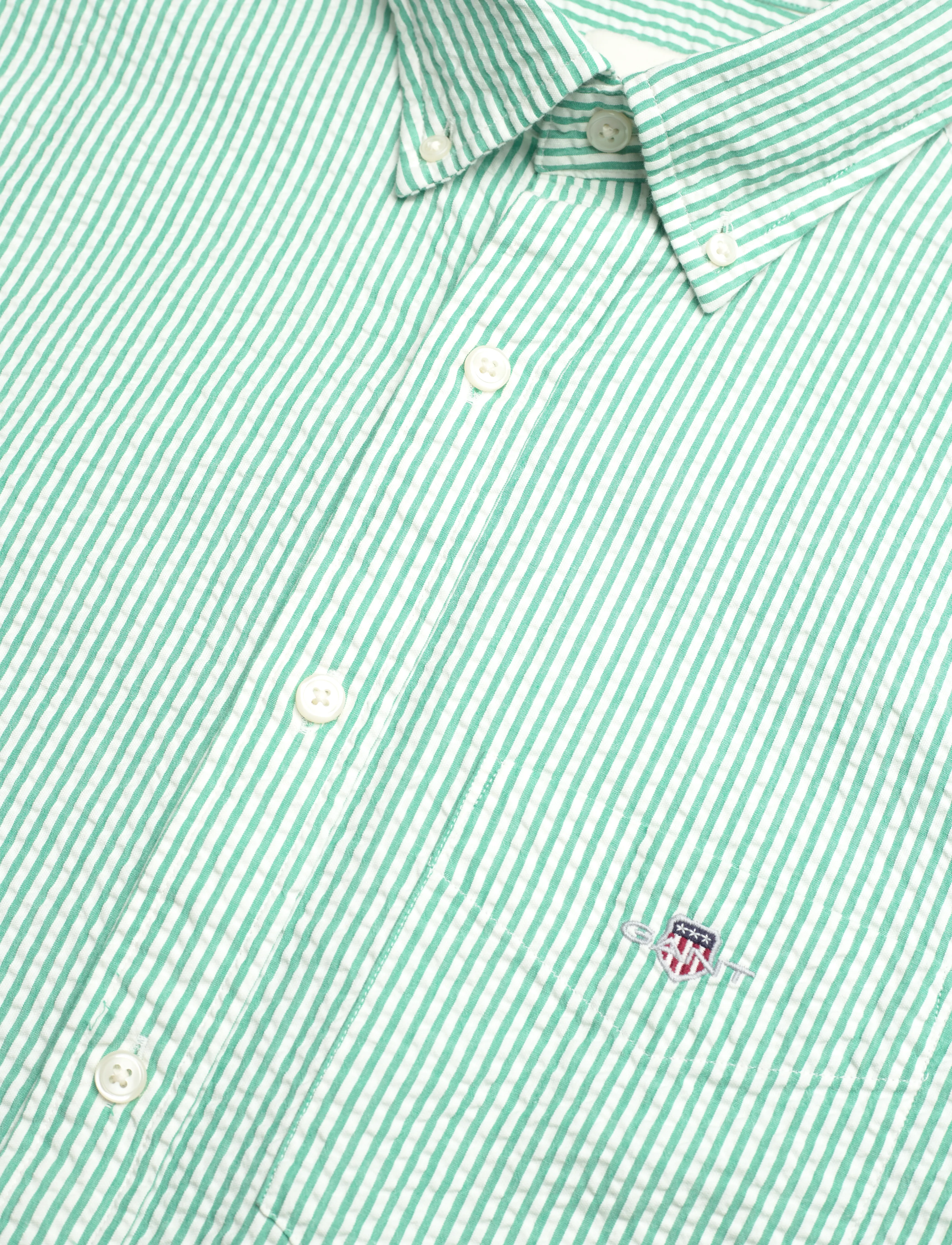 Gant - REG SEERSUCKER STRIPE SS SHIRT - kortærmede skjorter - deep green - 3