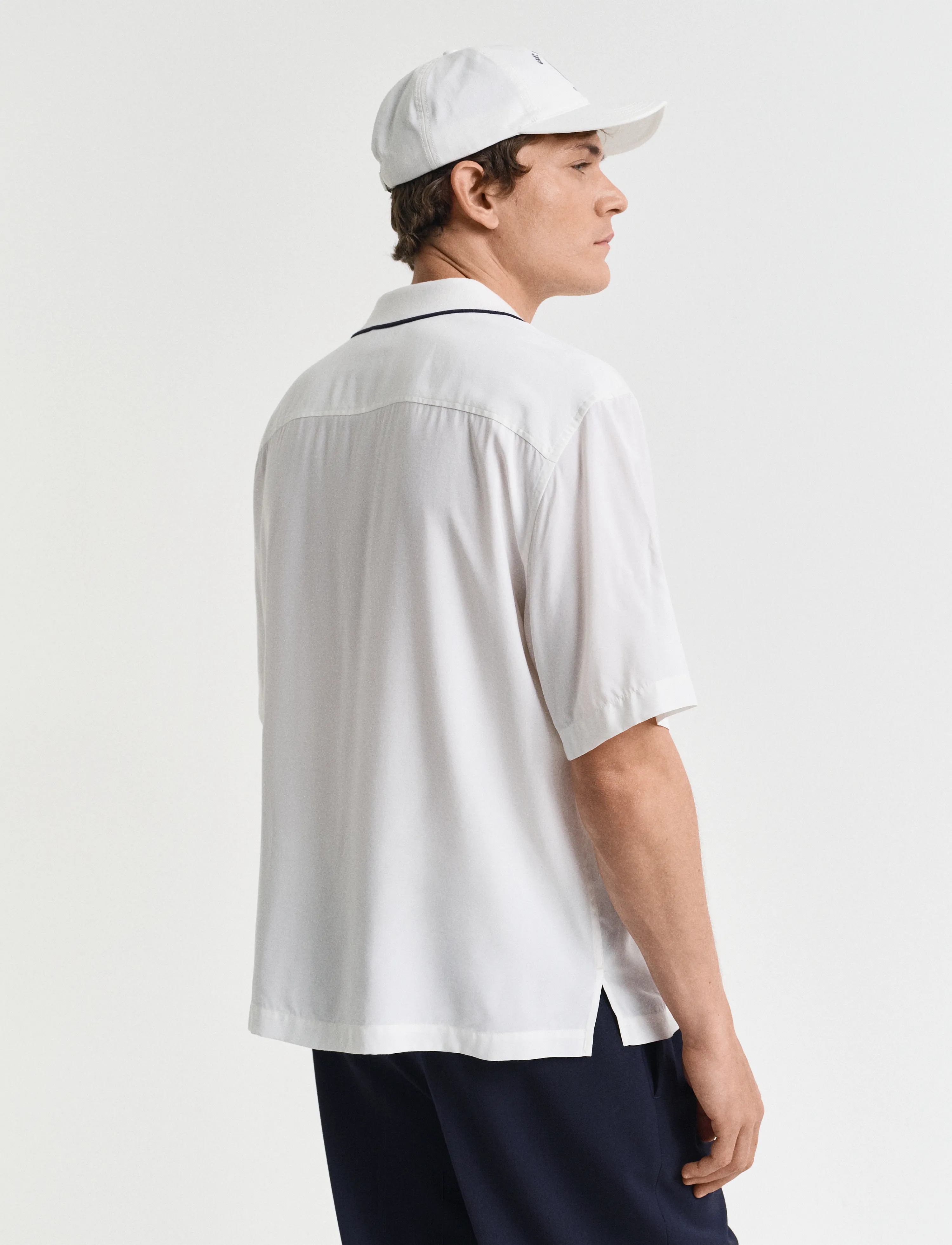 Gant - REL VISCOSE SS SHIRT - lühikeste varrukatega särgid - eggshell - 2