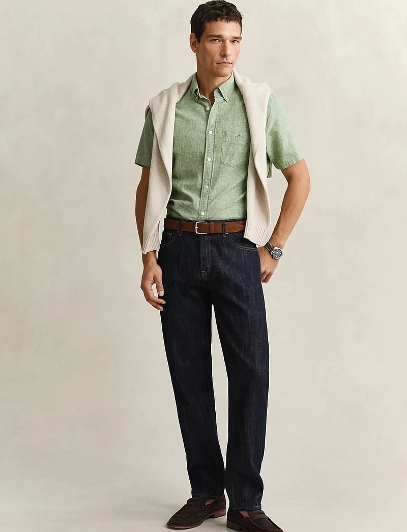 Gant - REG COTTON LINEN SS SHIRT - kurzarmhemden - herb green - 4