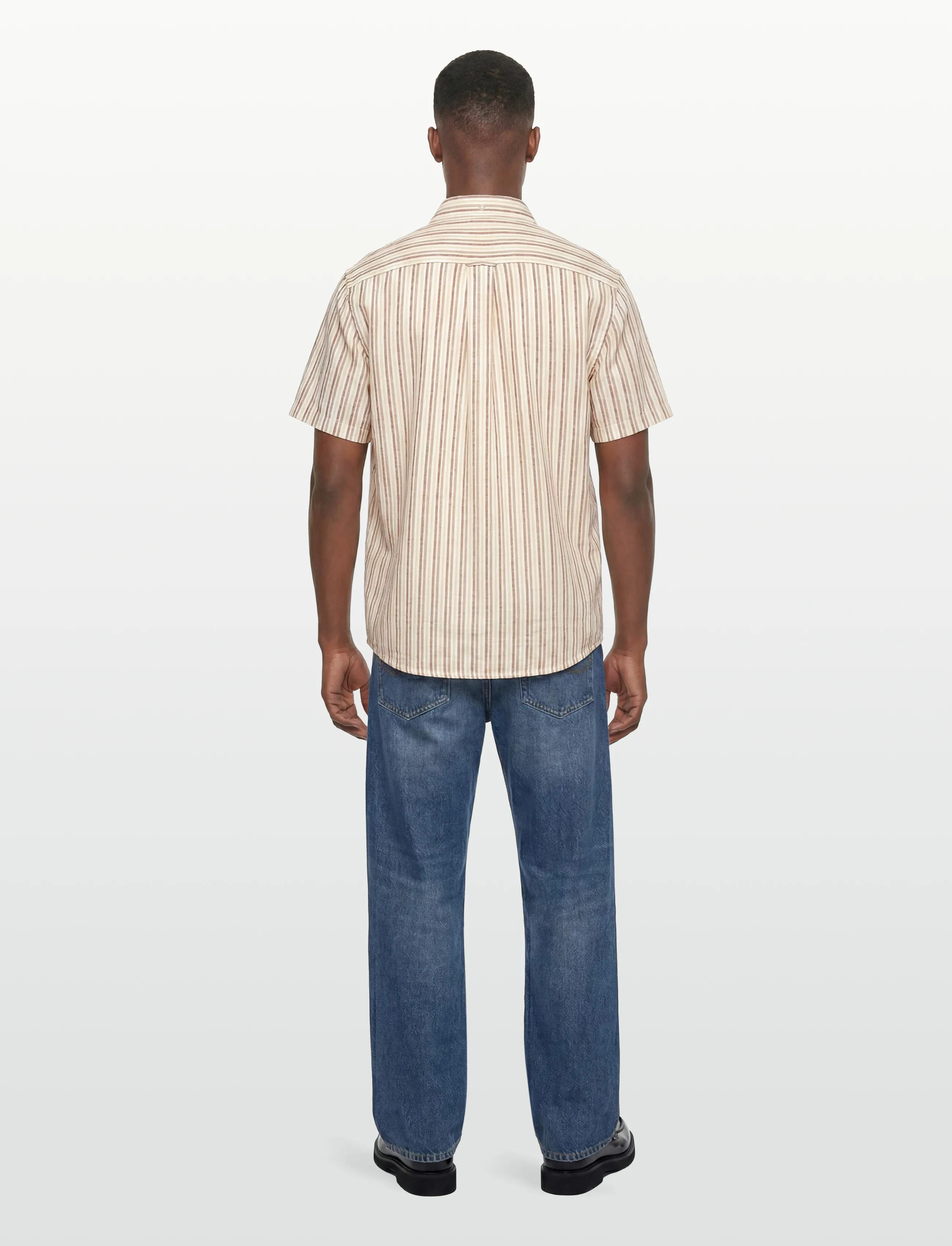 Gant - REG COTTON LINEN STRIPE SS SHIRT - kortærmede skjorter - light taupe - 4