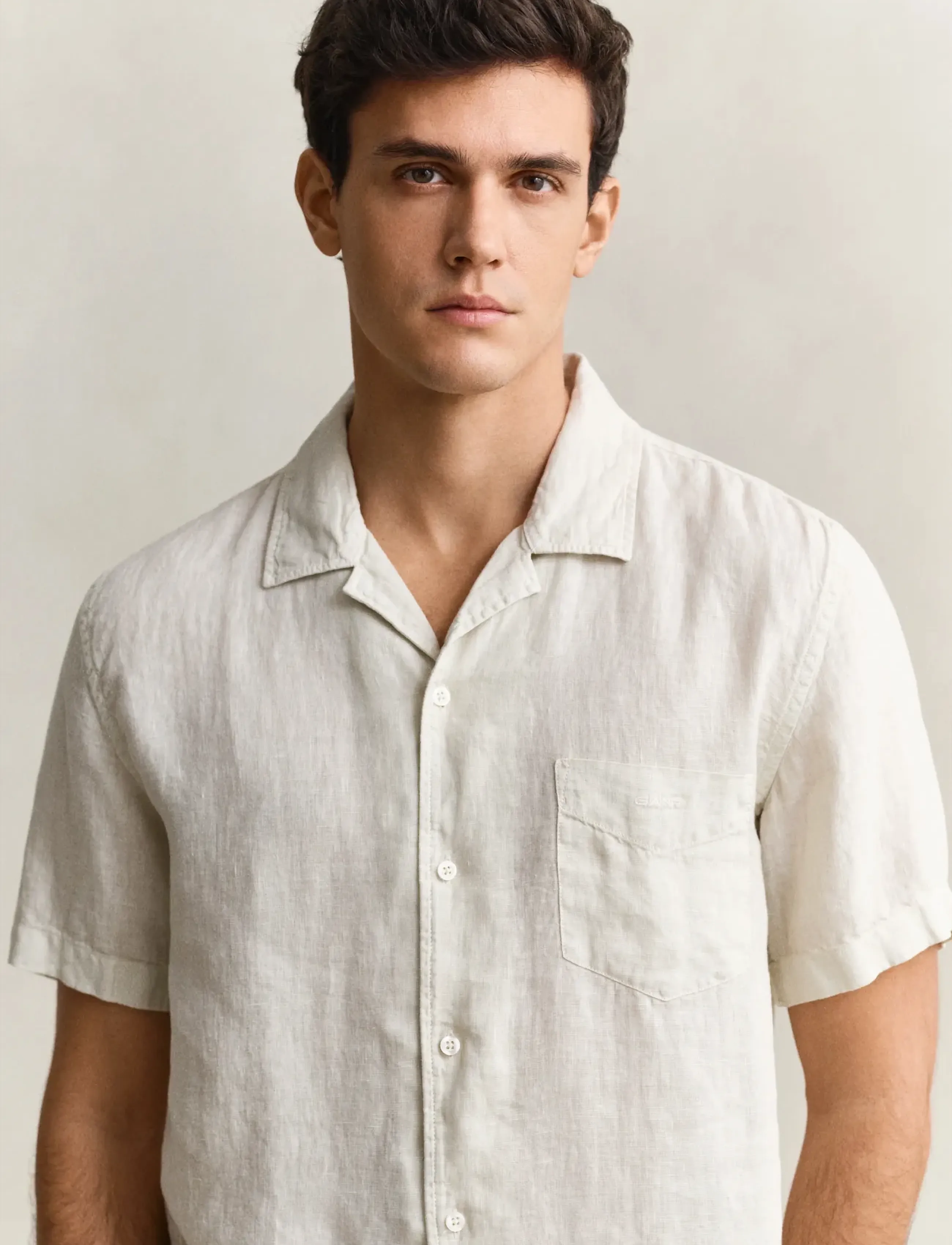 Gant - REG GMNT DYED LINEN SS CAMP SHIRT - kortærmede skjorter - sand - 3