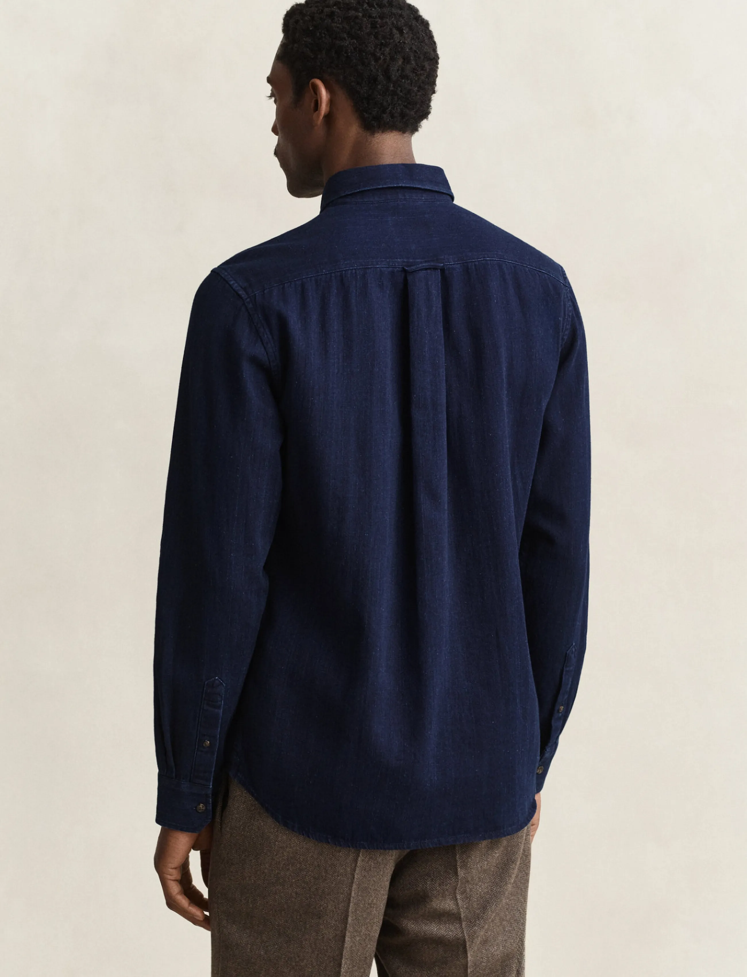 Gant - REG INDIGO HERRINGBONE SHIRT - jeansskjortor - dark blue - 2