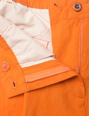 GANT - D2. HW LINEN BLEND LONG SHORTS - „chino“ stiliaus šortai - sweet orange - 3
