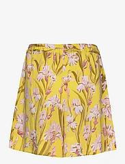 GANT - IRIS PRINT PULL ON SHORTS - casual shorts - canary yellow - 1