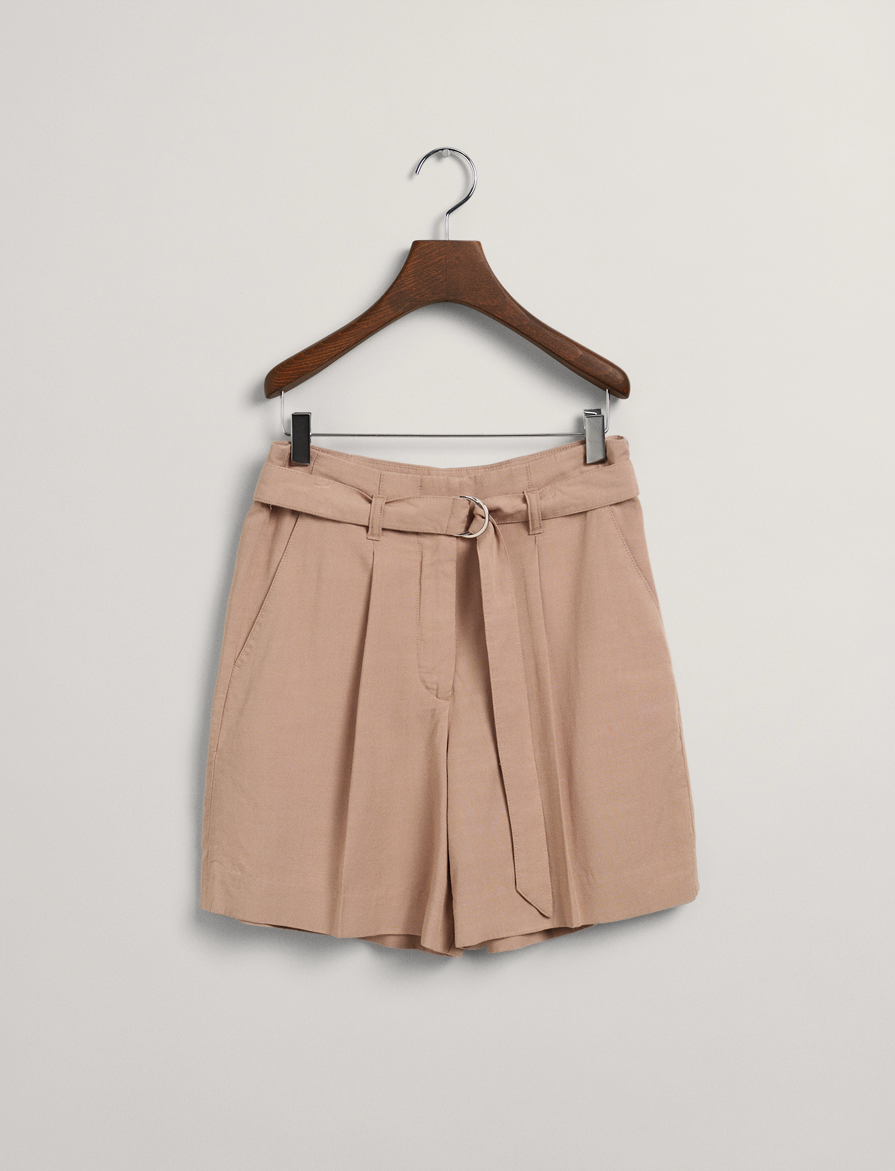 GANT - RELAXED BELTED SHORTS - horn beige - 2