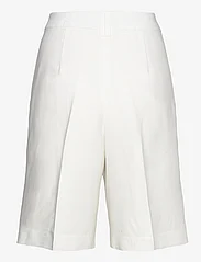 GANT - RELAXED PLEATED SHORTS - casual shorts - white - 1