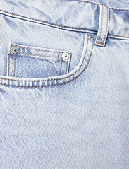 GANT - REG MID LENGTH DENIM SHORTS - jeansshorts - light blue broken in - 2