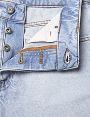GANT - REG MID LENGTH DENIM SHORTS - jeansshorts - light blue broken in - 3