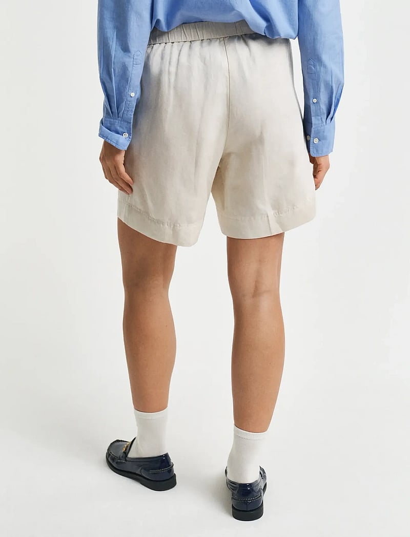 GANT - REL LINEN BLEND PULL ON SHORTS - leinen-shorts - putty - 3