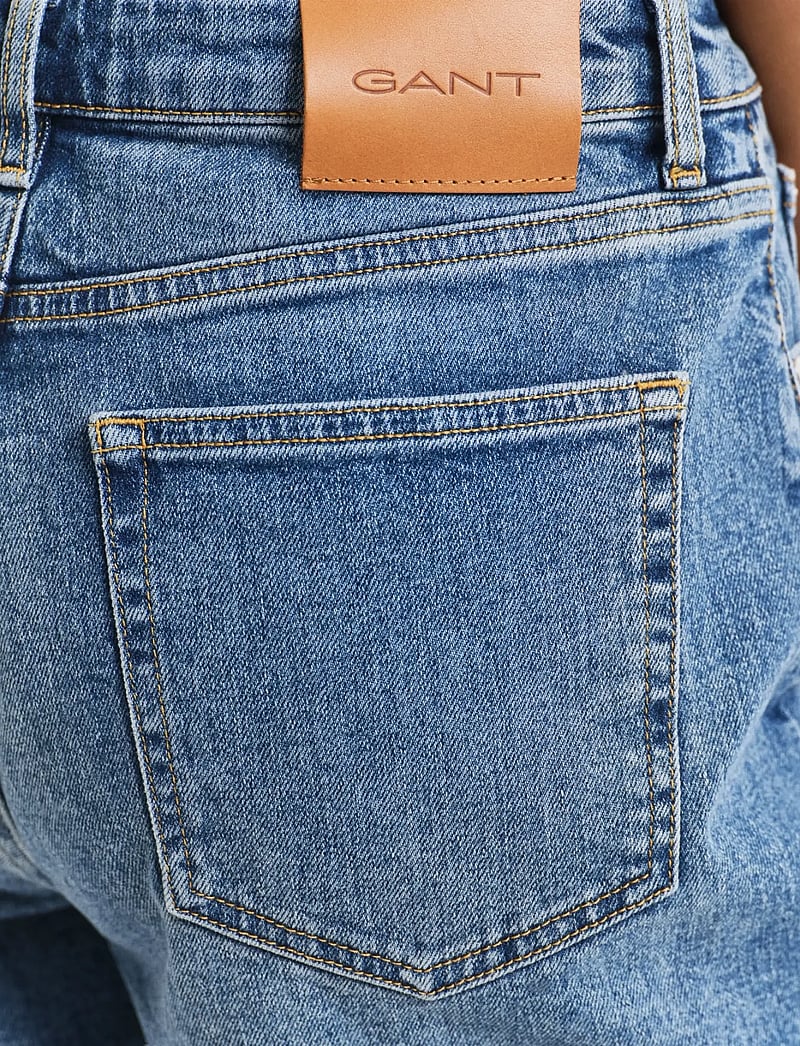 GANT - REG DENIM SHORTS - jorts - mid blue broken in - 4