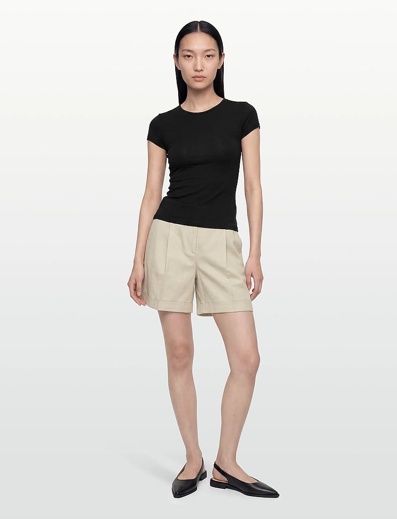 Gant - TAILORED FLUID SHORTS - chino-shorts - country beige - 0