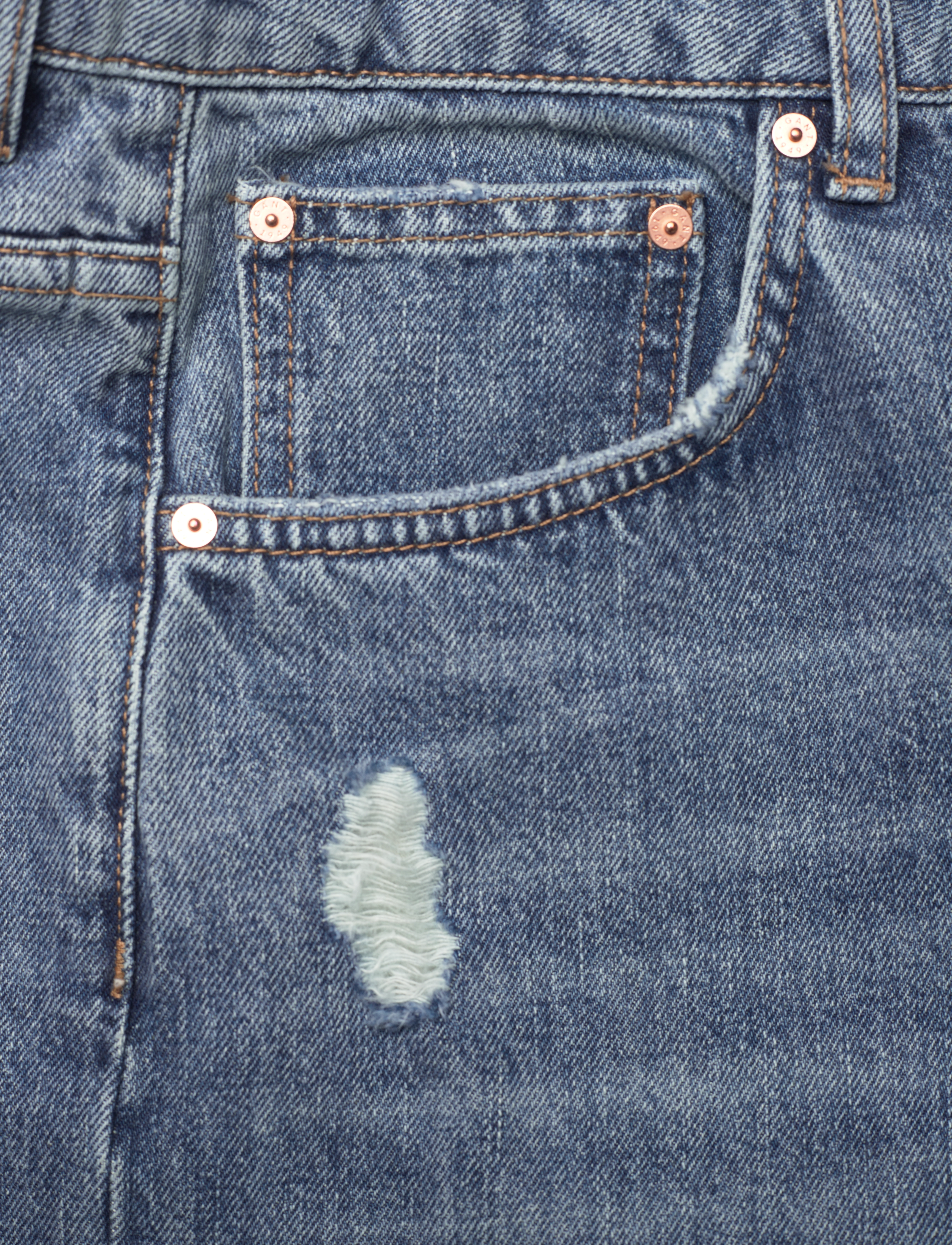 GANT - D2. HW RELAXED STRAIGHT RIP JEANS - mid blue vintage - 2