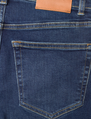 GANT - CROPPED SLIM JEANS - džinsa bikses ar tievām starām - dark blue broken in - 4