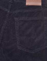 GANT - CORD CROPPED FLARE JEANS - džinsa bikses ar zvanveida starām - evening blue - 4