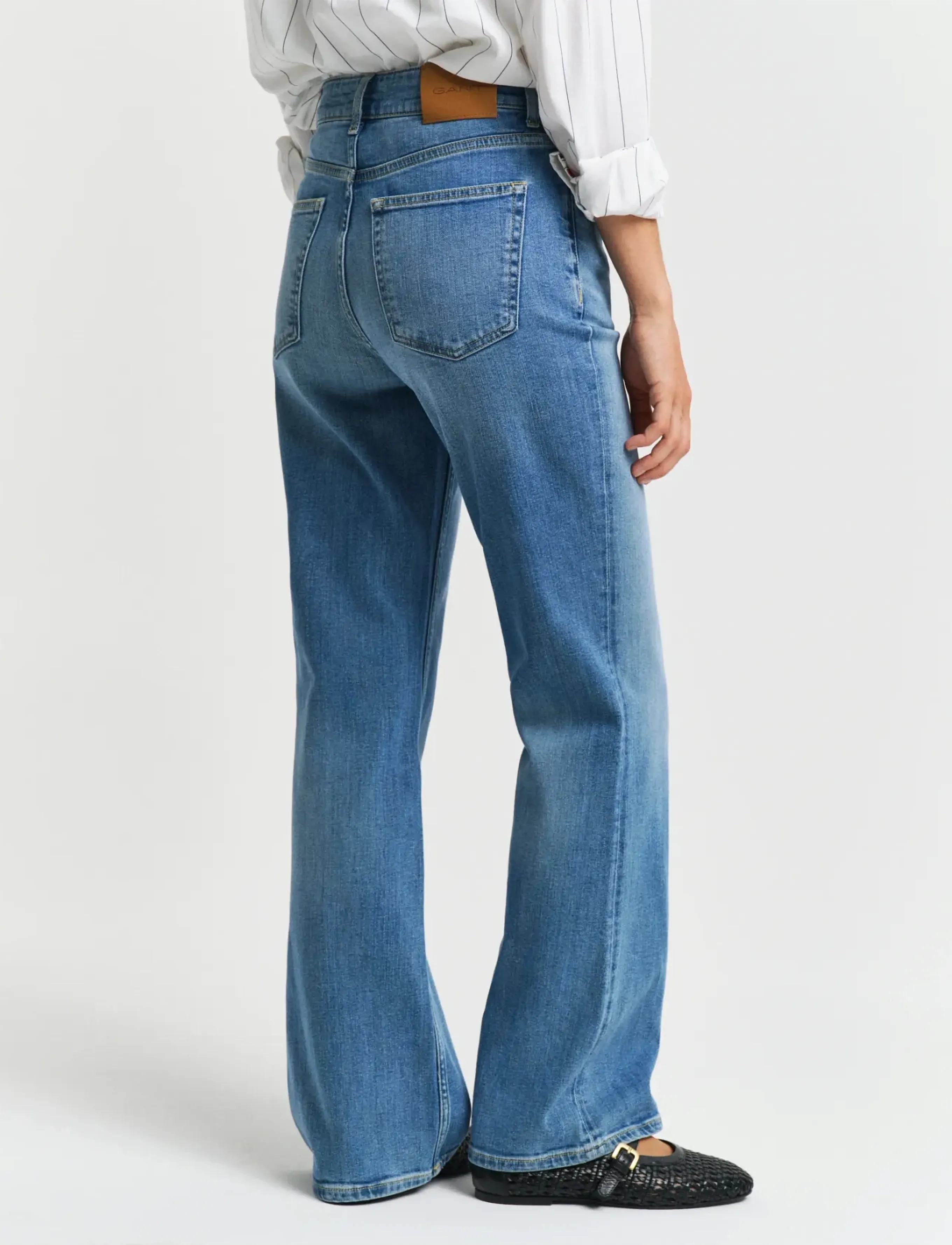 Gant - SLIM FLARE JEANS - flared jeans - semi light blue broken in - 3