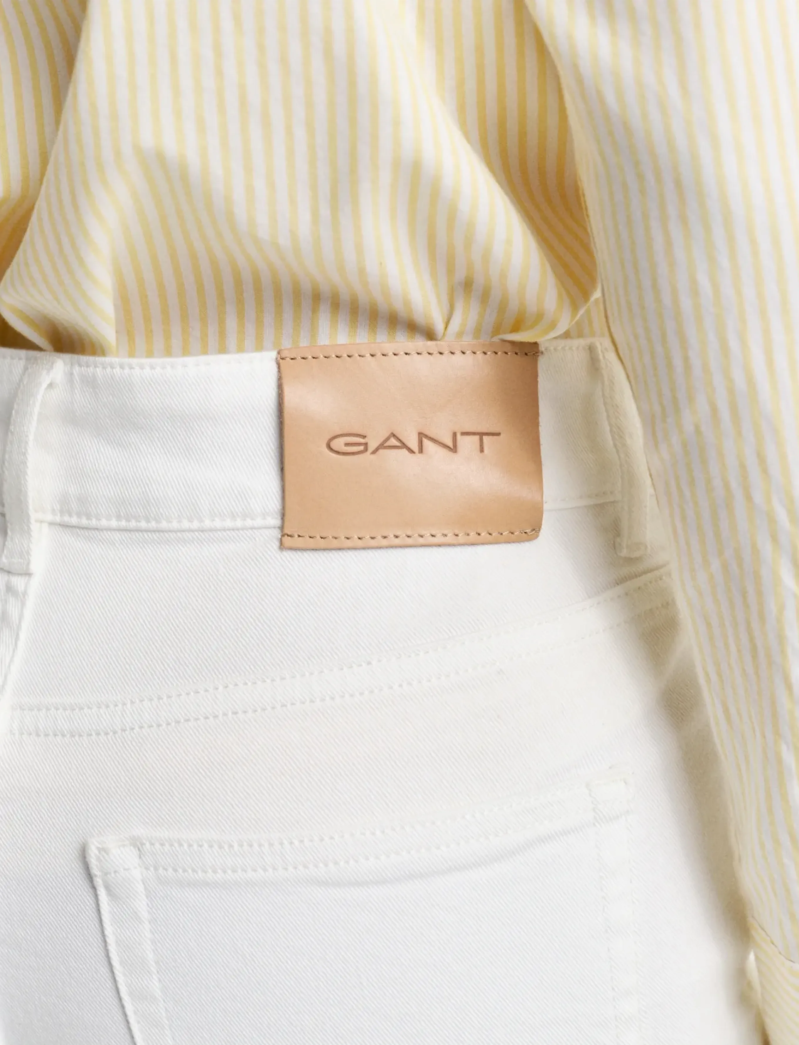 Gant - SLIM FLARE WHITE JEANS - schlaghosen - eggshell - 4
