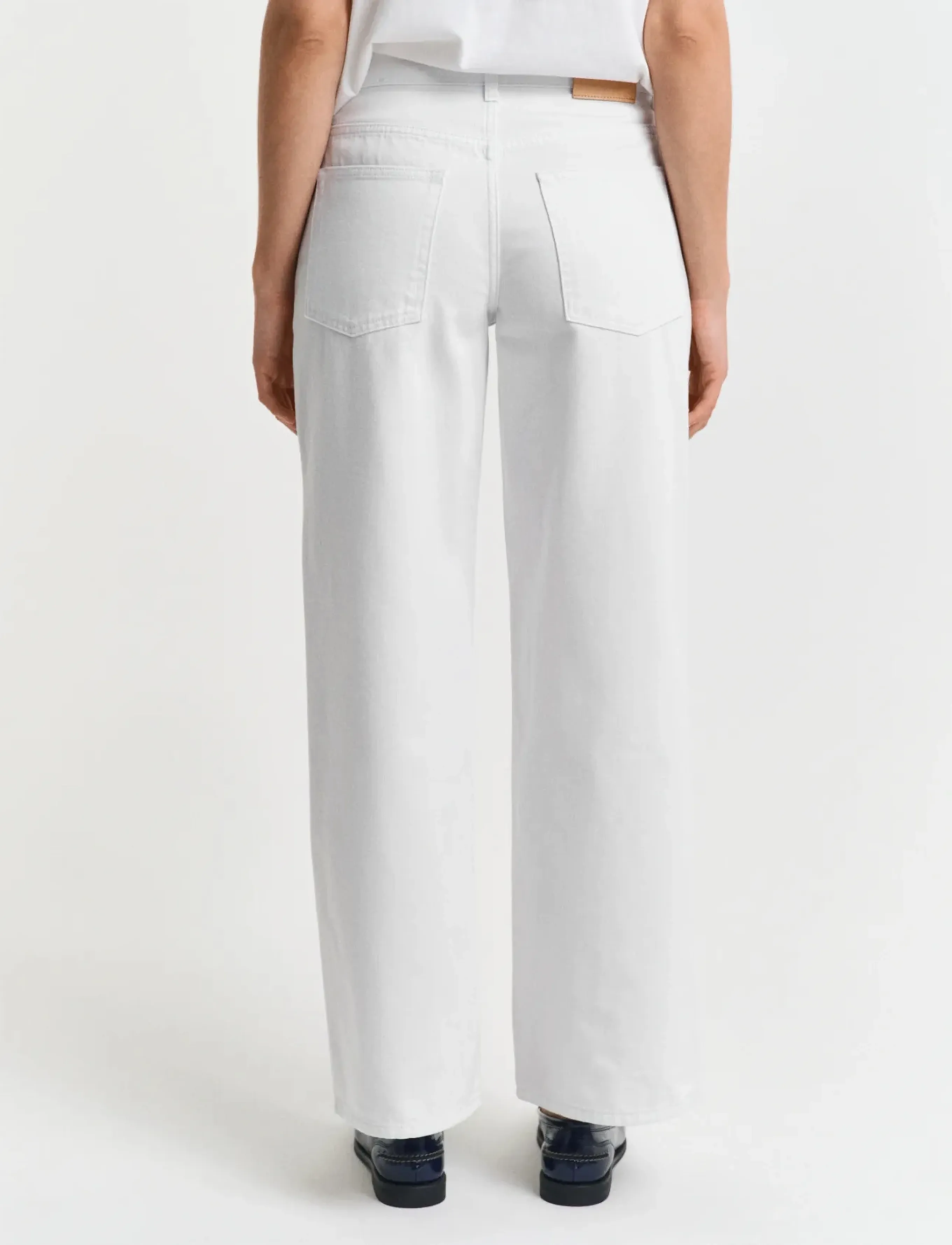 Gant - REL STRAIGHT WHITE JEANS - pantalons larges - eggshell - 3