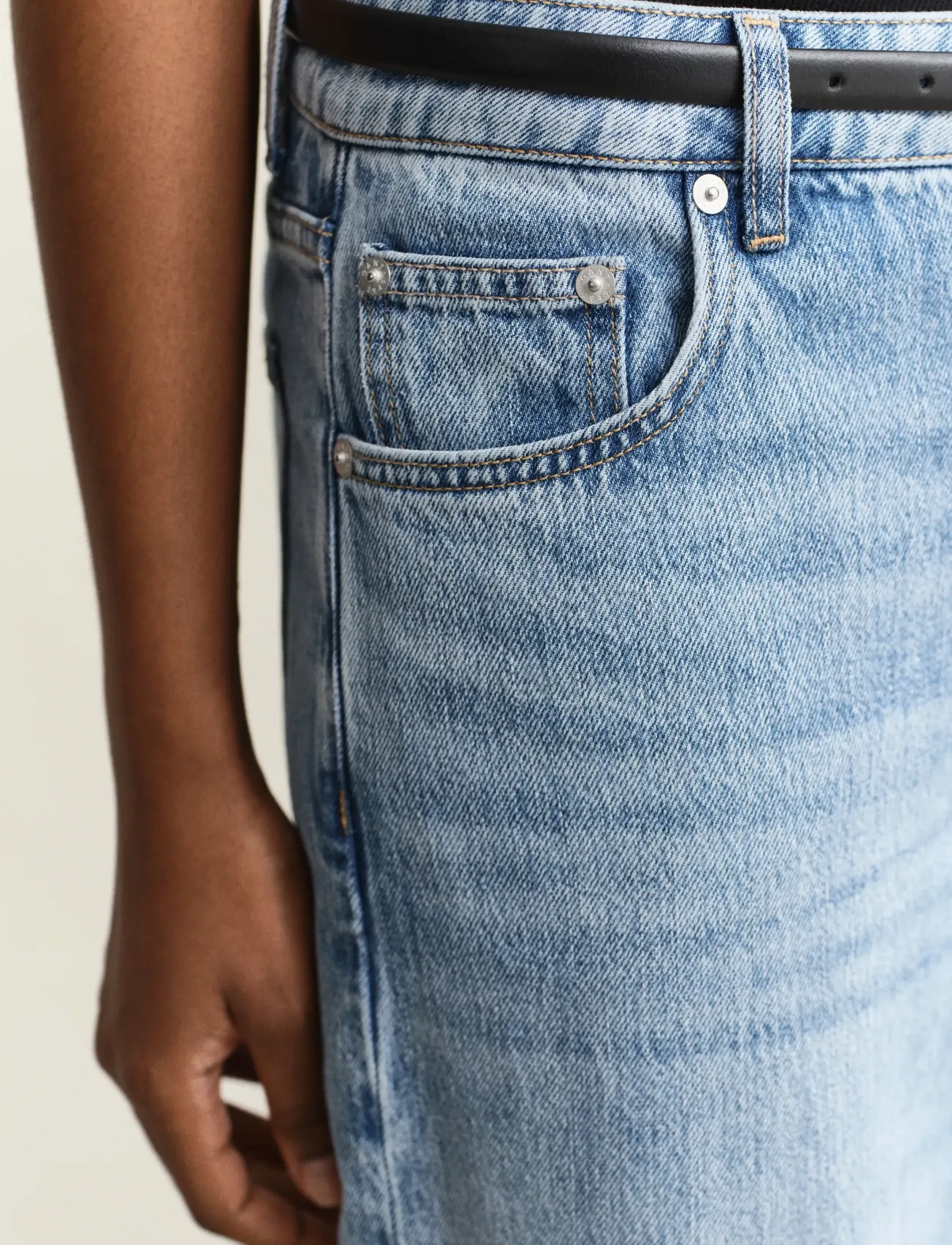 Gant - RELAXED JEANS - jeans droites - semi light blue broken in - 3