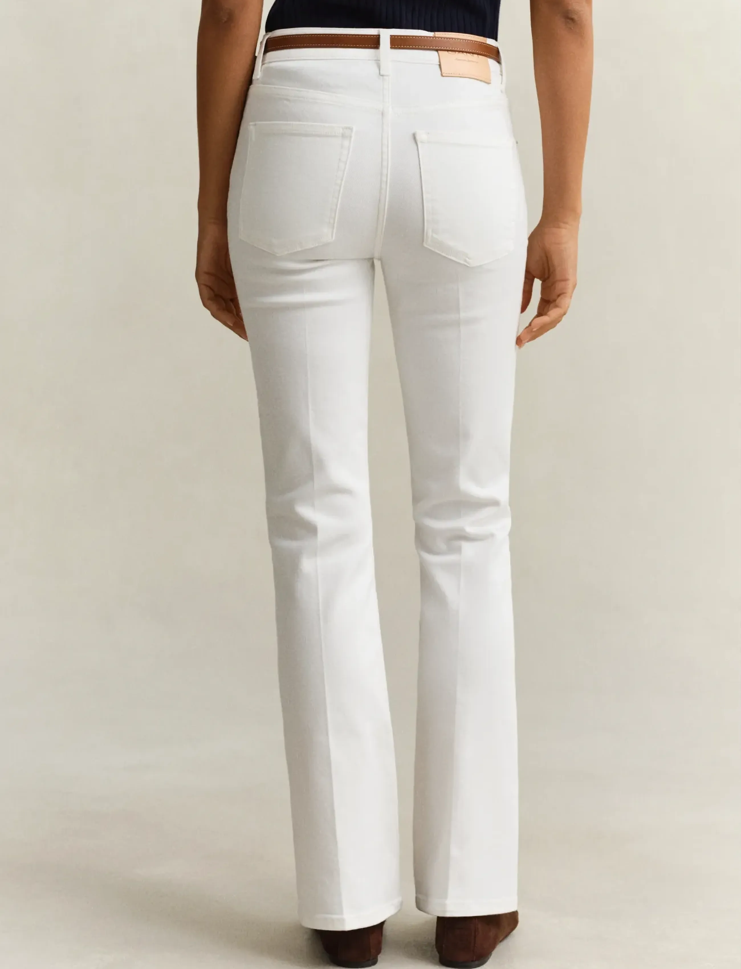 Gant - Slim Flared Jeans - alt eriti laia säärega teksad - eggshell - 2