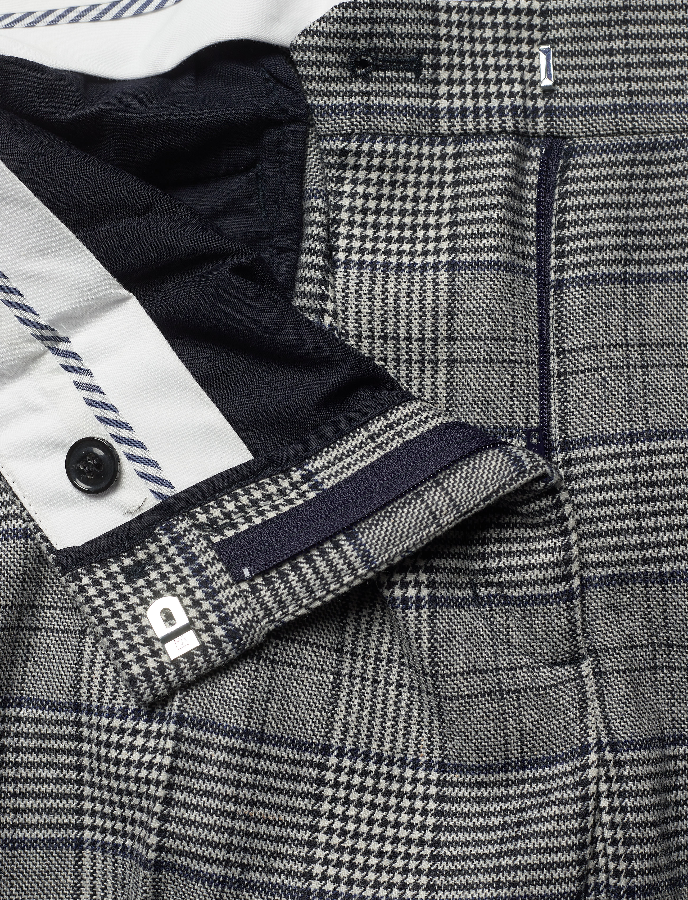 GANT - D1. CHECKED CLASSIC TAPERED PANT - evening blue - 3