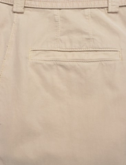 GANT - D1. TIE BELT FLUID CROPPED PANT - „chino“ stiliaus kelnės - desert beige - 4