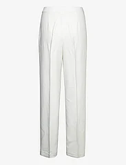 GANT - RELAXED PLEATED PANTS - rette bukser - white - 1