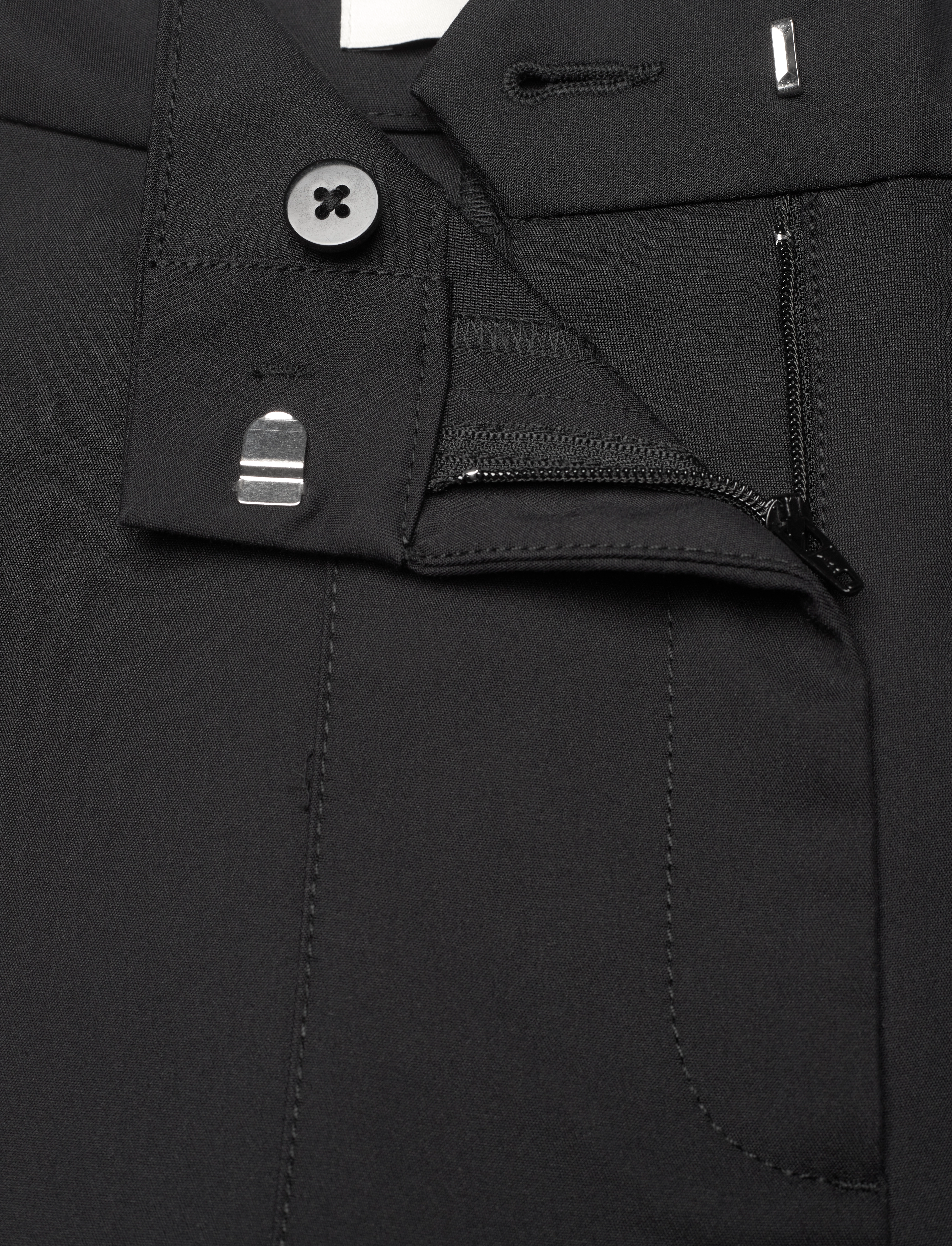 GANT - SLIM PINTUCK ZIP PANTS - ebony black - 2