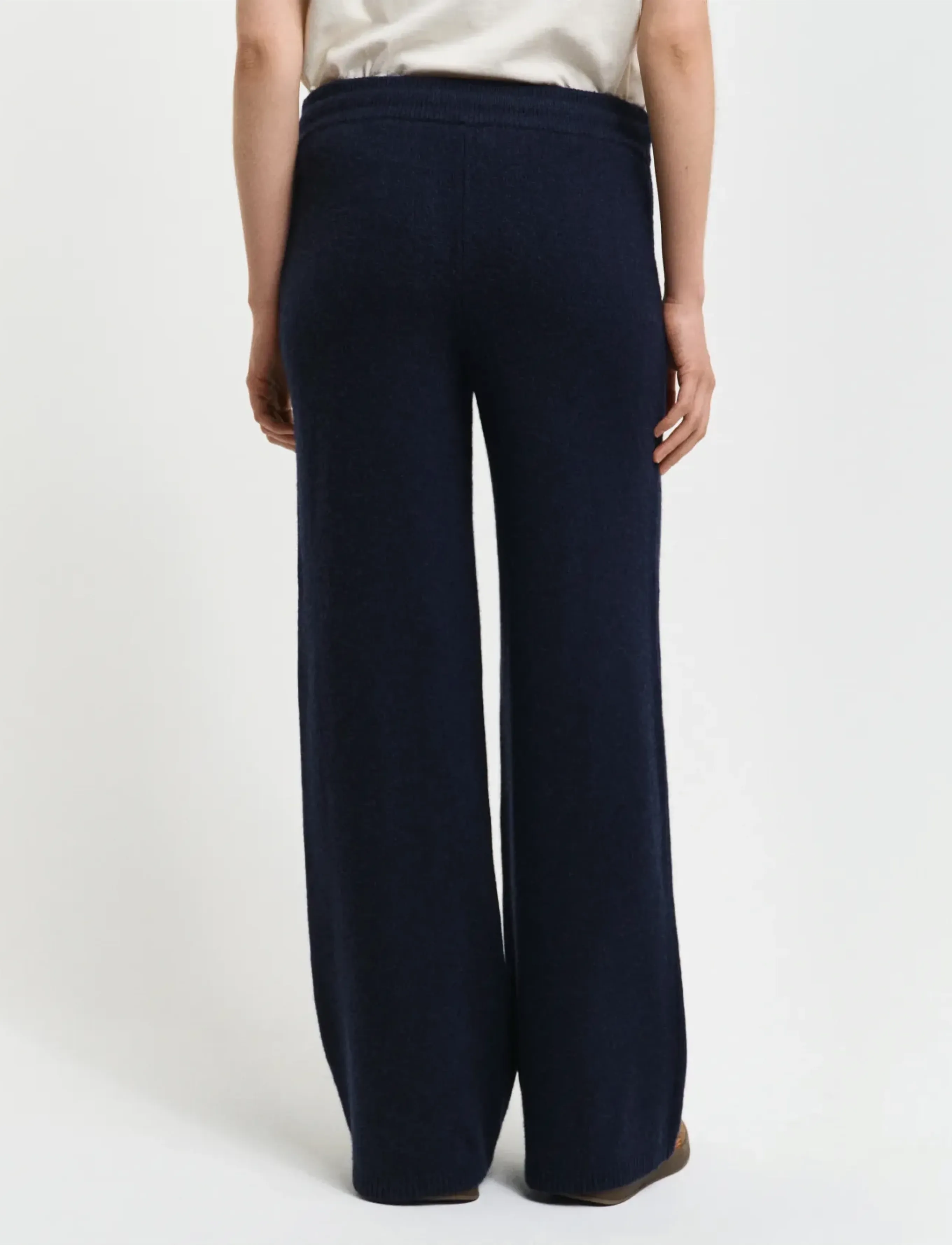 GANT - WOOL KNITTED PANTS - evening blue - 3