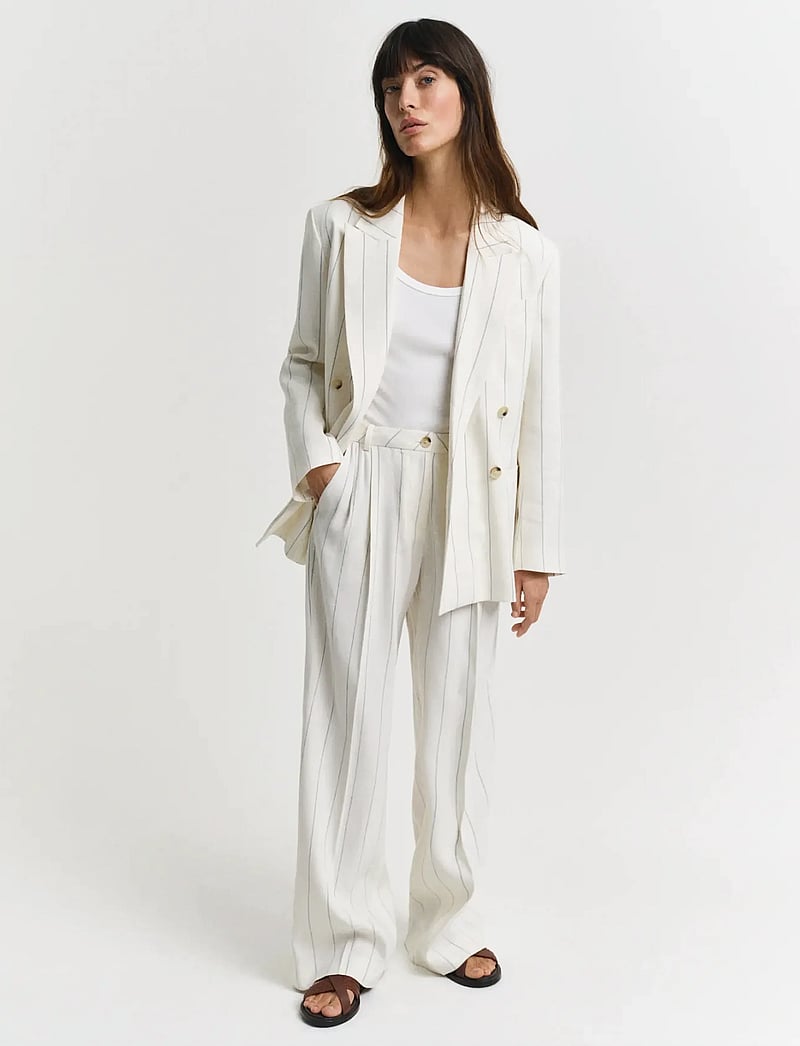Gant - TAILORED PLEATED LINEN BLEND PANTS - linnen broeken - eggshell - 0