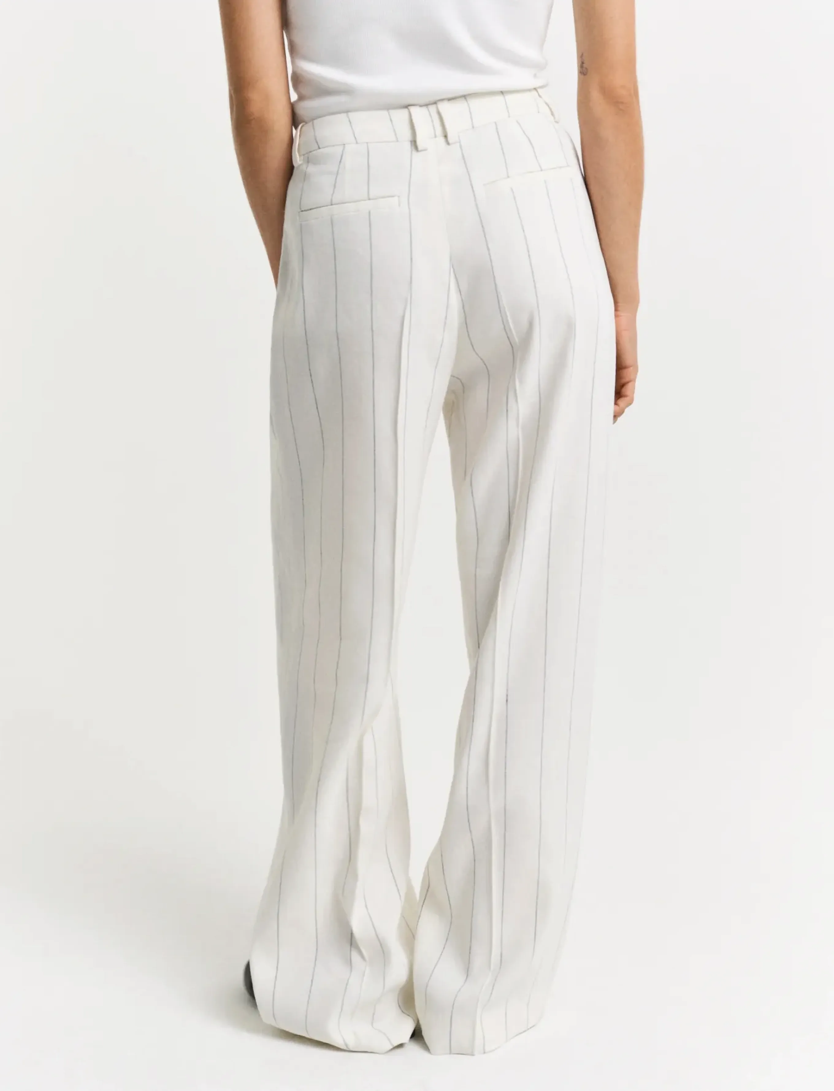 Gant - TAILORED PLEATED LINEN BLEND PANTS - leinenhosen - eggshell - 3