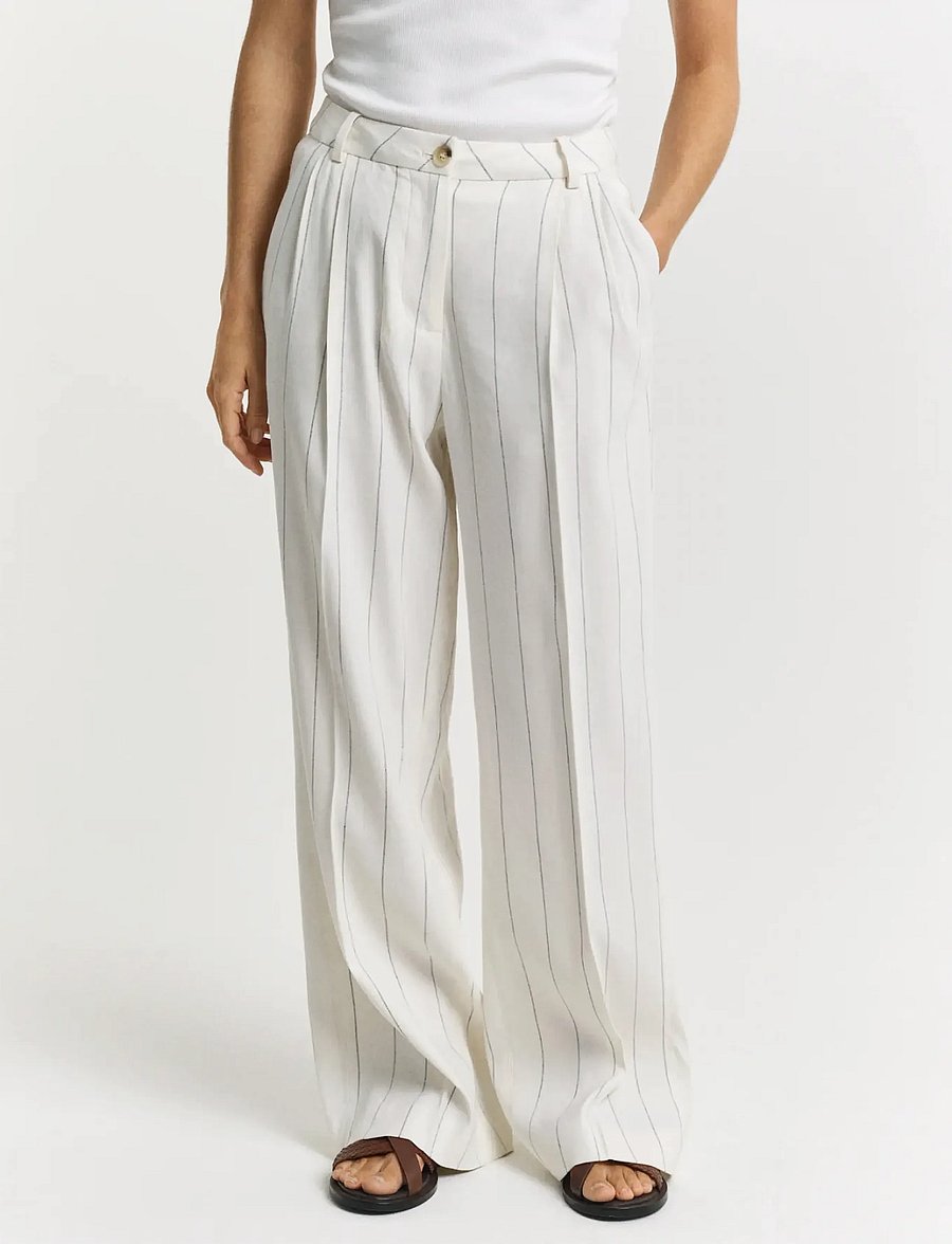 Gant - TAILORED PLEATED LINEN BLEND PANTS - leinenhosen - eggshell - 4