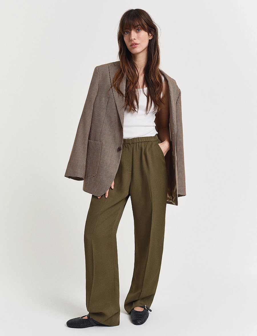 Gant - FLUID PANTS - anzugshosen - moss green - 4
