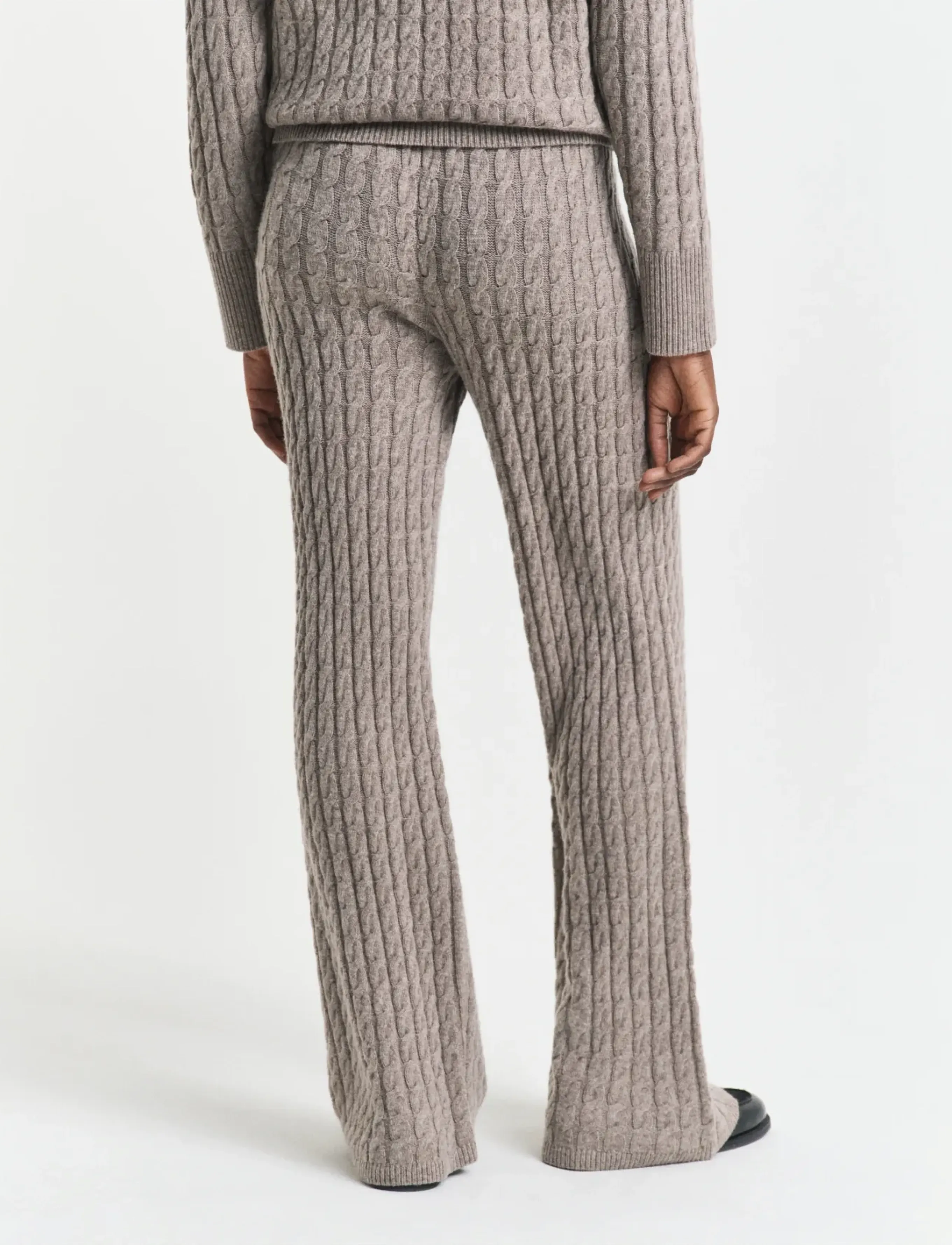 GANT - WOOL CASHMERE CABLE KNIT PANTS - taupe beige - 4