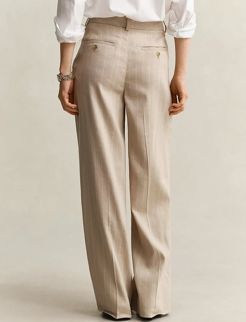 GANT - PINSTRIPE LINEN BLEND PANTS - kostymbyxor - oat beige - 2