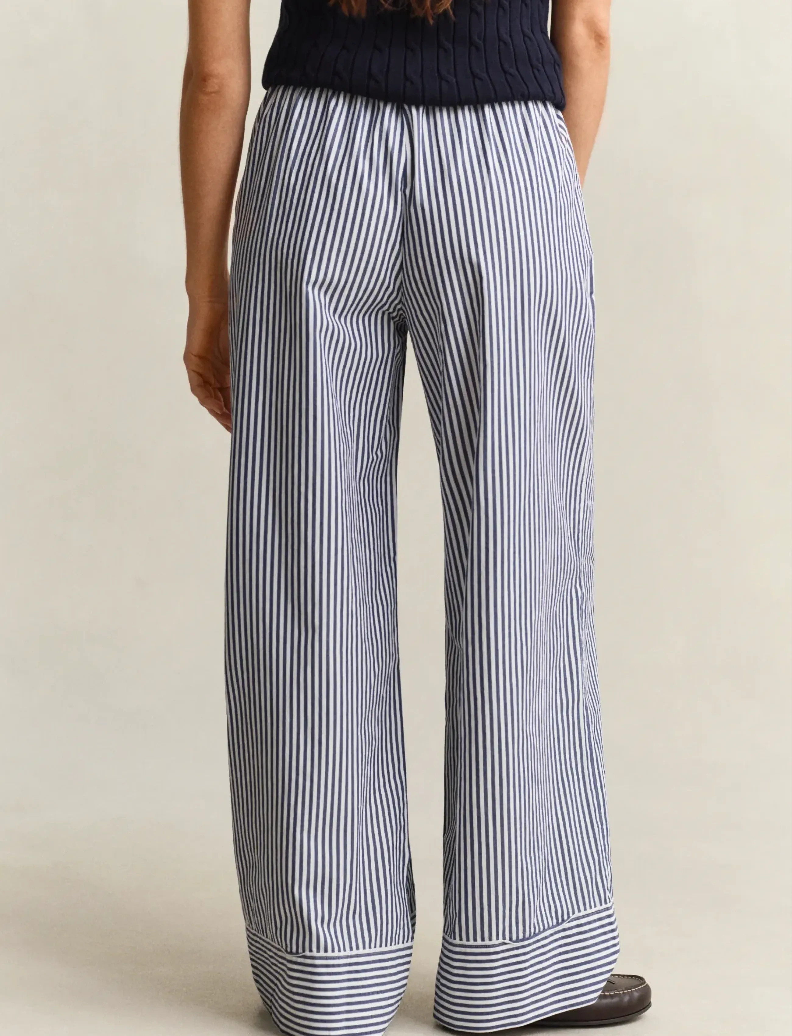 Gant - STRIPE POPLIN PULL ON PANTS - bukser med lige ben - rich navy - 2