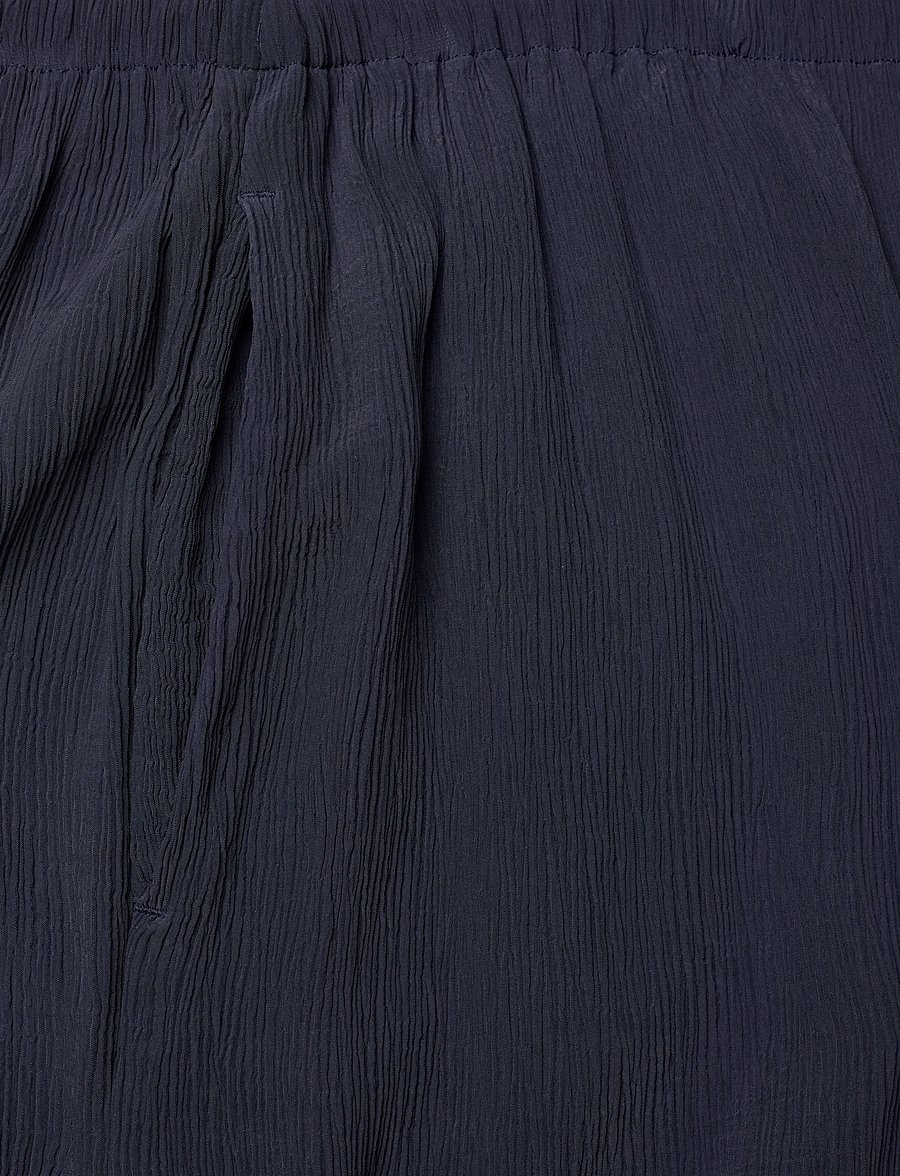 Gant - FLUID CRINKLE PULL ON PANTS - sirge säärega püksid - evening blue - 2