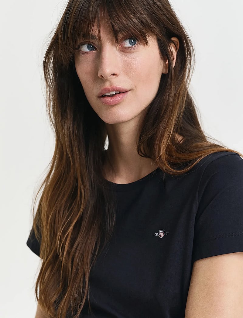 GANT - REG SHIELD SS T-SHIRT - t-shirts - black - 4