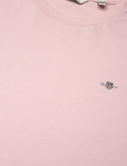 GANT - REG SHIELD SS T-SHIRT - t-shirts - faded pink - 2