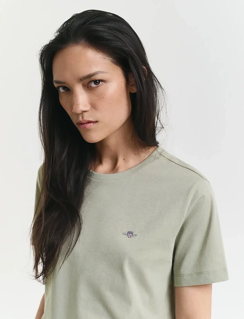 GANT - REG SHIELD SS T-SHIRT - t-shirts - faded sage - 3