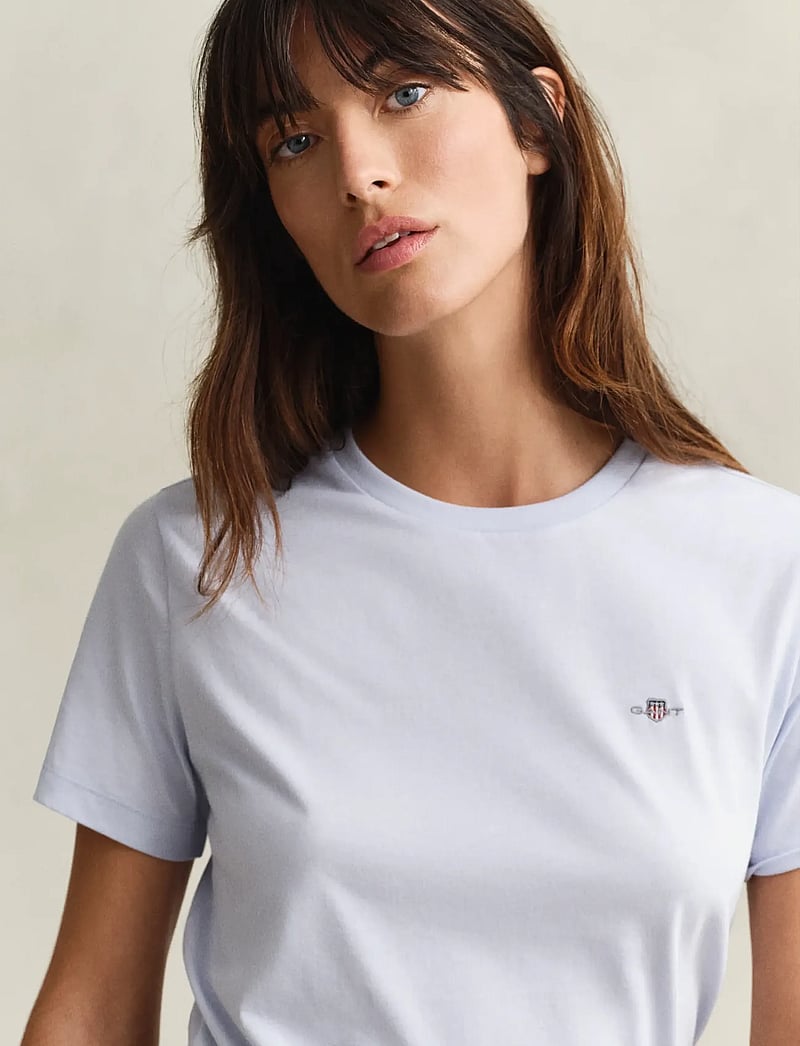 GANT - REG SHIELD SS T-SHIRT - t-shirts - light blue - 3