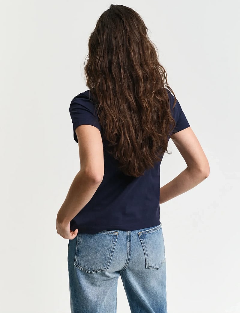 GANT - REG TONAL SHIELD SS T-SHIRT - t-shirts - evening blue - 3