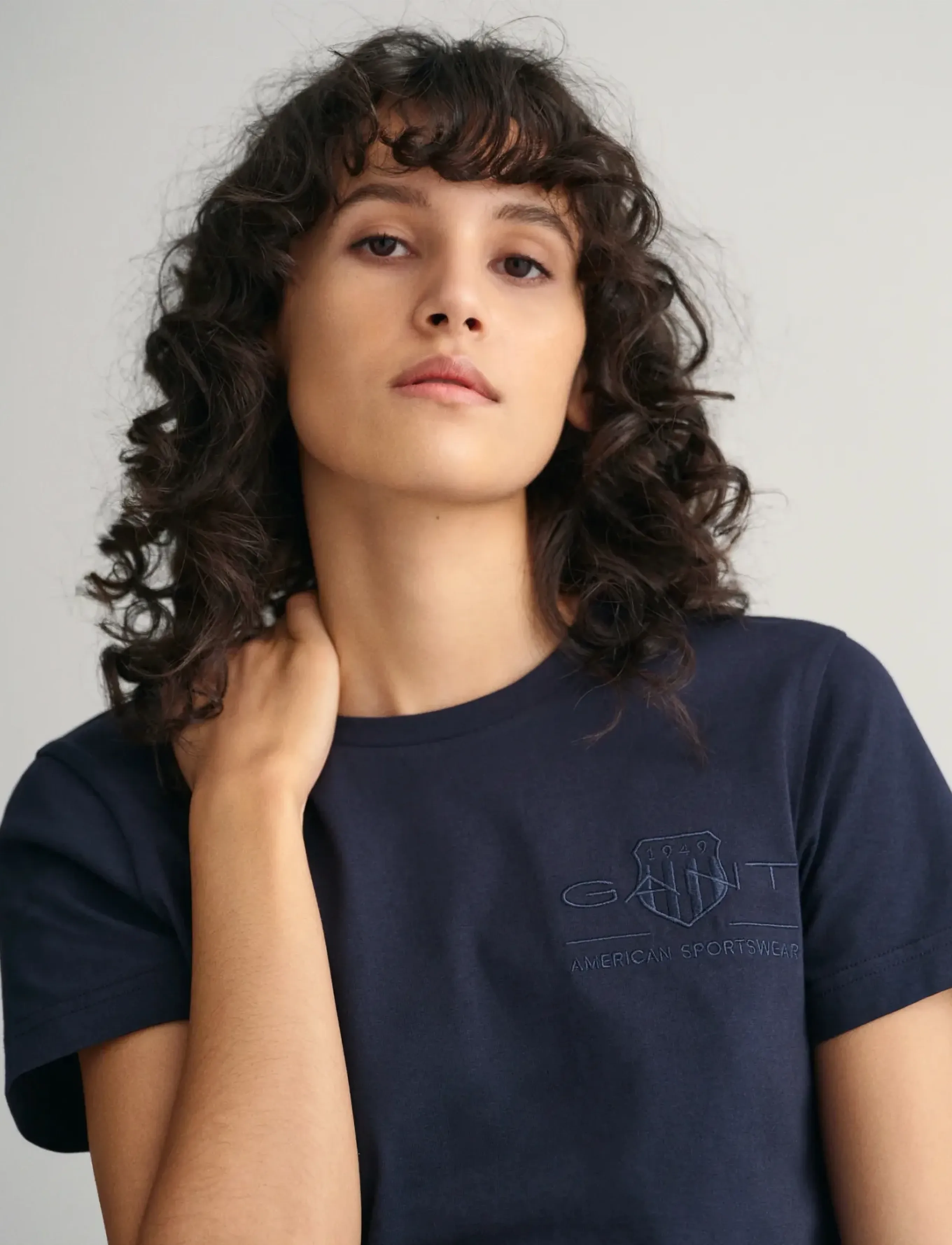 Gant Reg Tonal Shield Ss T-Shirt dam – bild 7