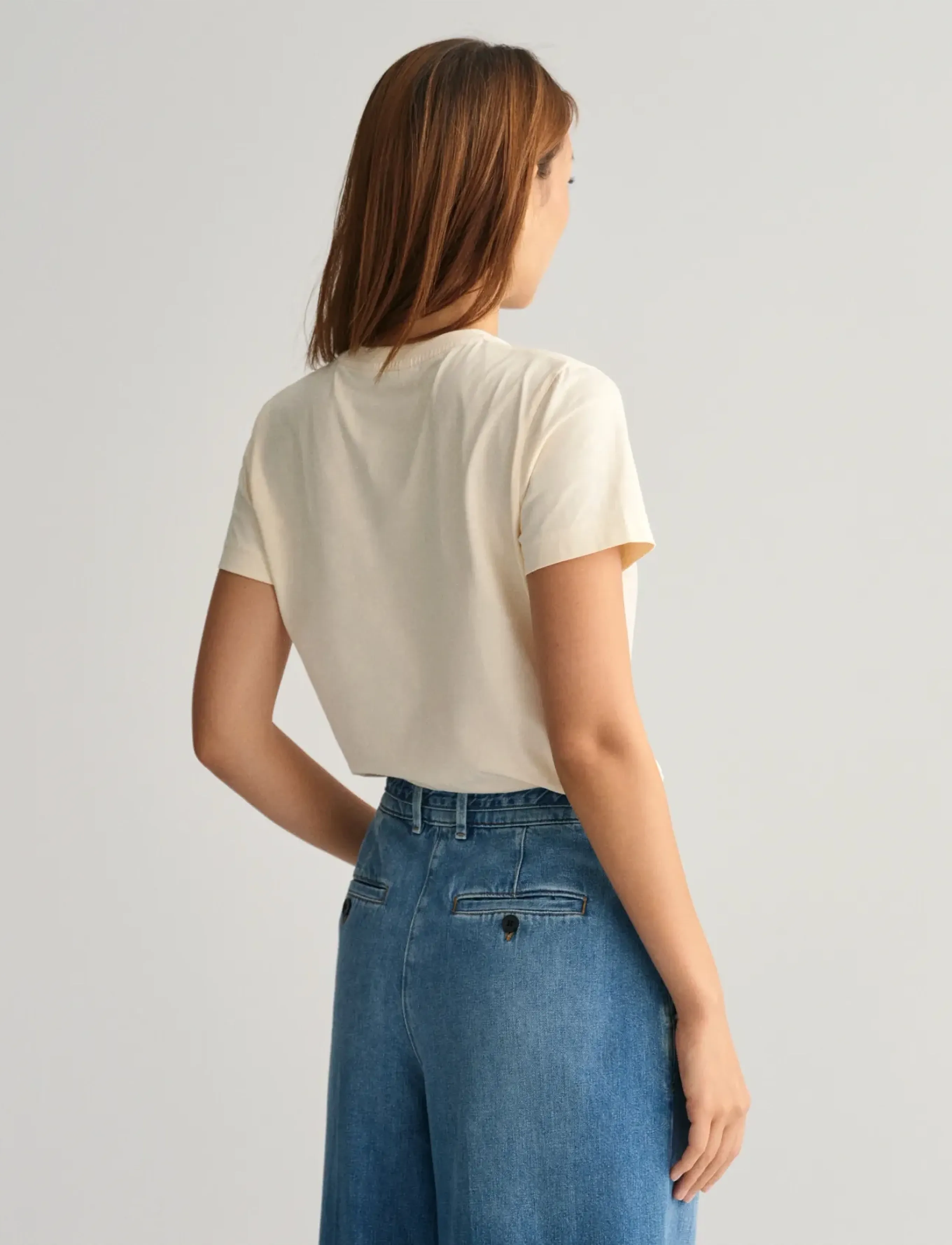 Gant Reg Tonal Shield Ss T-Shirt dam – bild 6