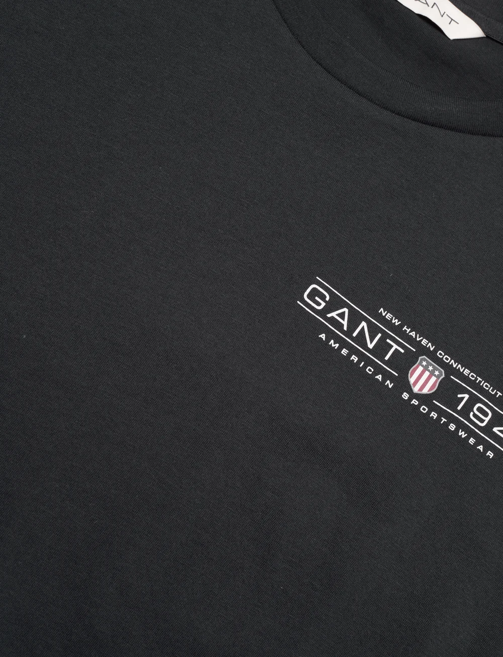 GANT - REG SHIELD SS T-SHIRT - t-shirts - black - 2