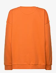 GANT - G BADGE C-NECK - hoodies - pumpkin orange - 1