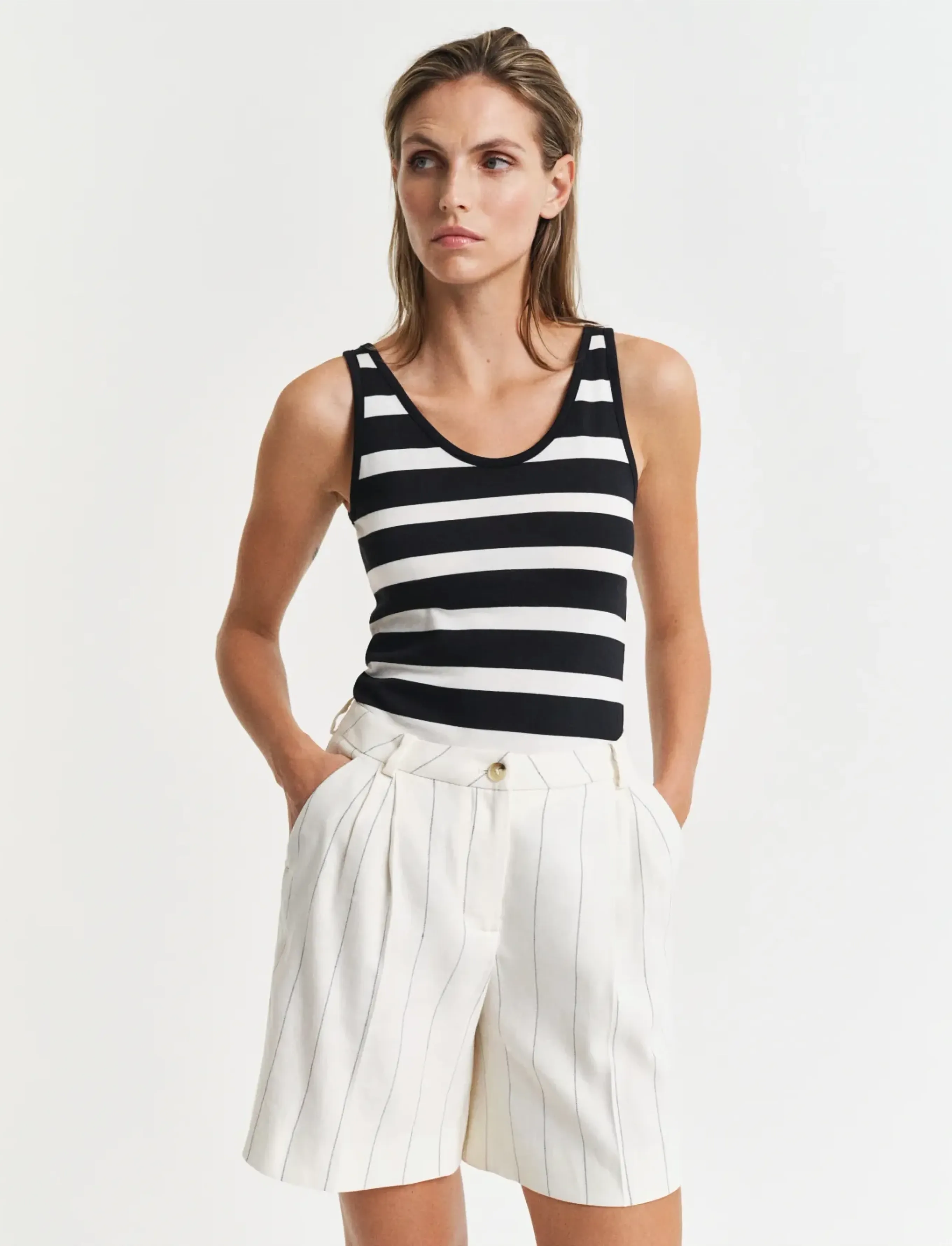 GANT STRIPED TANK TOP - T-shirts & Toppe - BLACK / black