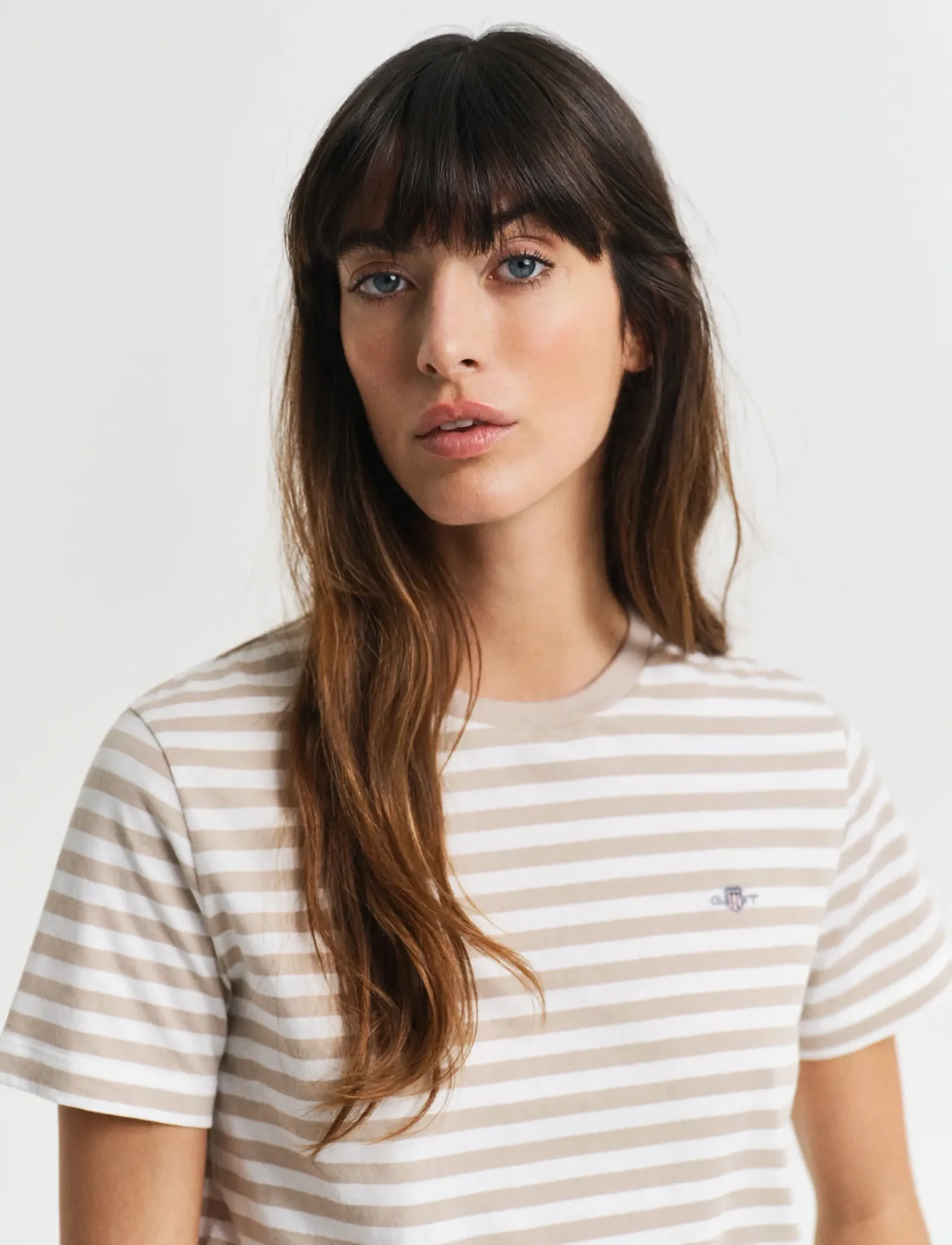 Gant - REG STRIPED SHIELD SS T-SHIRT - t-shirts - dry sand - 4