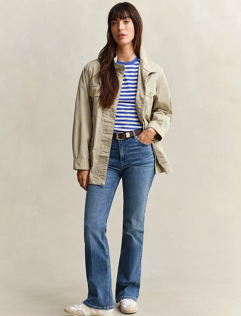 GANT - REG STRIPED SHIELD SS T-SHIRT - t-shirts - royal blue - 4